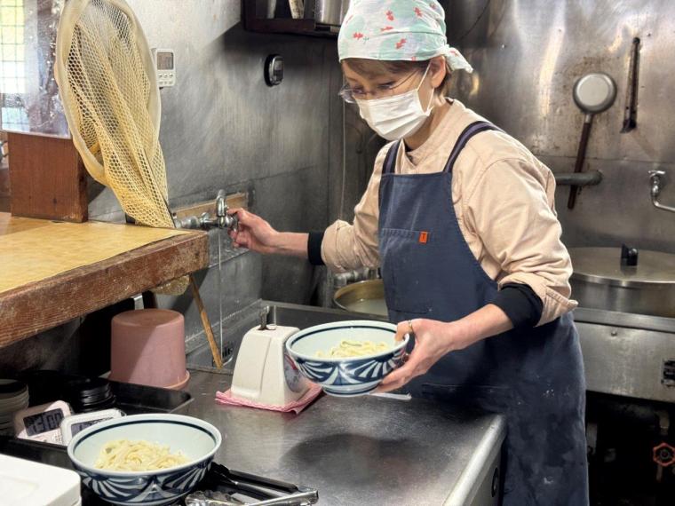四万十町で長年愛される、ボリューム満点！『セルフ自家製うどん なかむらや』