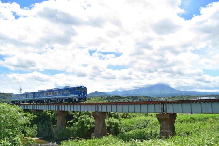 週末限定！鳥取から出雲をつなぐコスパ抜群の観光列車「あめつち」でプチ贅沢旅行を満喫！