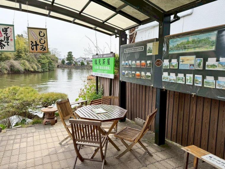 島根県松江市・松江城のお堀端にあるテラス席でお茶と食事を楽しめるお茶屋さん！