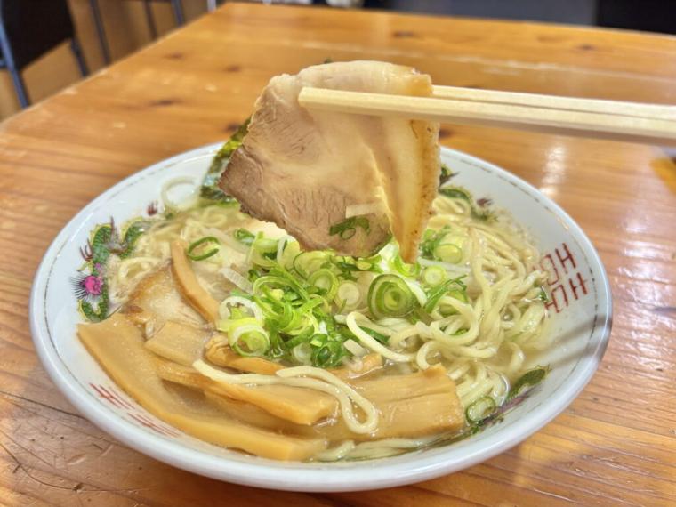 鳥取県のご当地グルメ「牛骨ラーメン」名店5選！3世代続く老舗店や、ミシュランに乗った人気店も！