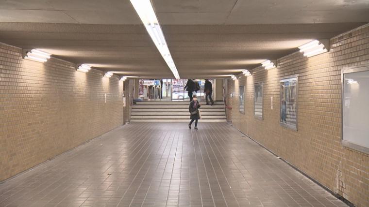 【静岡県熱海市・熱海第一ビル】駅前ビルで昭和にタイムスリップ! 名物「ネコの舌」とは？