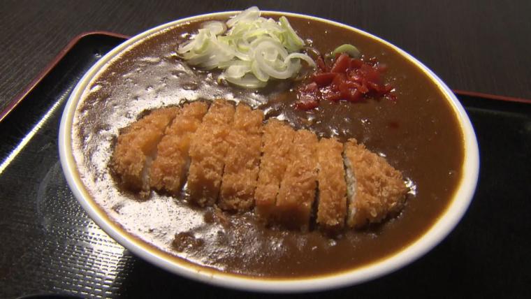 うどんもごはんも大盛りで追加料金なし！通うほどオトクに満腹な射水のうどん＆定食の店「うどん万福」