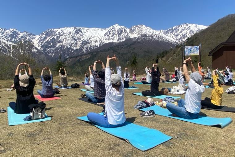 「白馬岩岳マウンテンリゾート」ヨガ