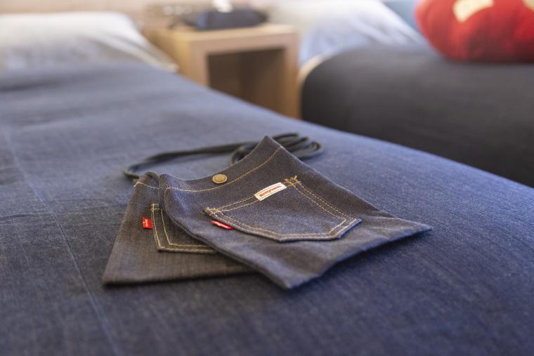 「UNO HOTEL」ノベルティ・デニムポーチ