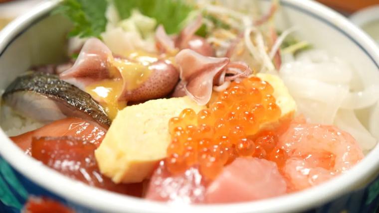 居酒屋だけど豪華ランチが魅力! 富山市清水町【魚楽】魚と肉から選べる贅沢どんぶりセット