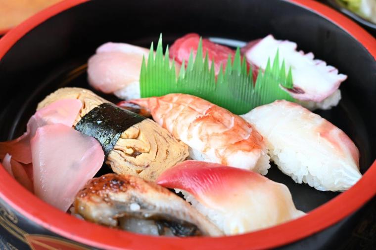 ボリューム満点！豪華海鮮丼「活魚レストラン 藤」芸西村