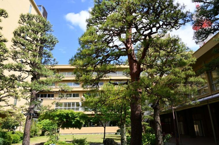 高知市鷹匠町「三翠園」高知城のお膝元 温泉旅館の天然温泉で寛ぐ