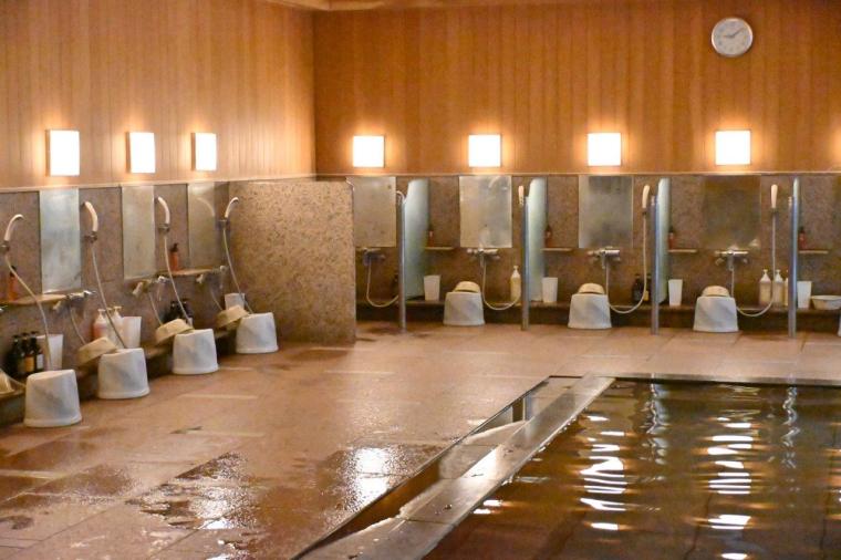 高知市大川筋の旅館「土佐御苑」日帰り入浴が早朝・深夜も楽しめる