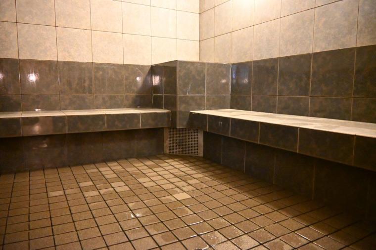 高知市大川筋の旅館「土佐御苑」日帰り入浴が早朝・深夜も楽しめる