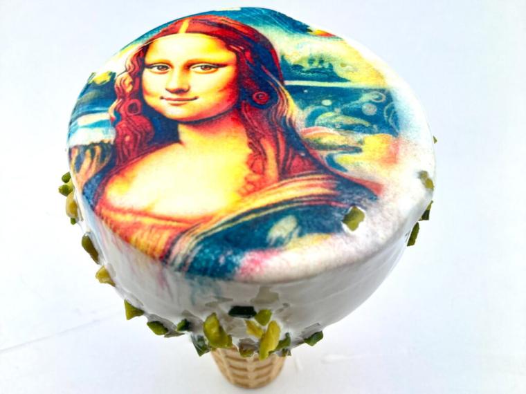 新・鳥取県立美術館の誕生に合わせたメニュー 世界初！？絵画が描かれたアートなソフトクリーム