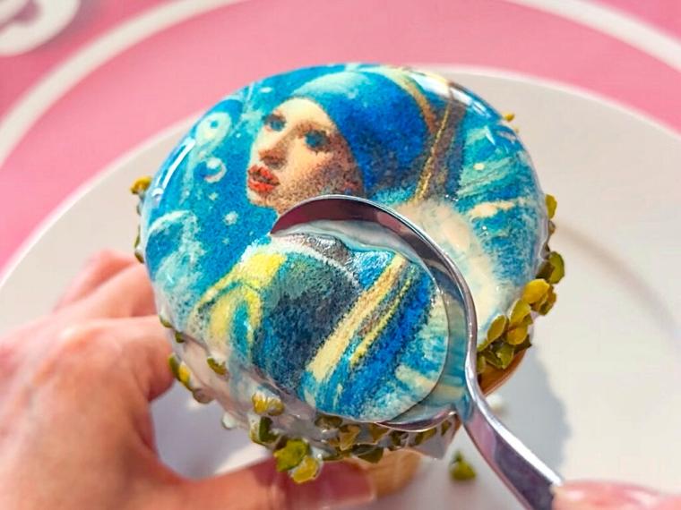 新・鳥取県立美術館の誕生に合わせたメニュー 世界初！？絵画が描かれたアートなソフトクリーム