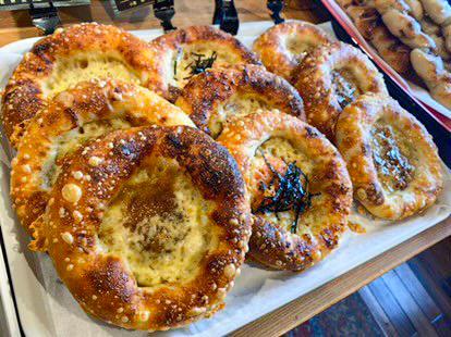 鳥取県大山町、のどかな田園風景に囲まれた知る人ぞ知るパン屋さん