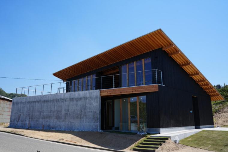 鳥取県岩美町に海と自然を活かした新観光スポットが登場！オーシャンビューのカフェ＆ギャラリーがある海の家