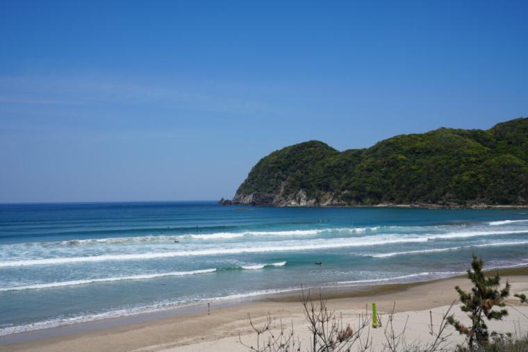 鳥取県岩美町に海と自然を活かした新観光スポットが登場！オーシャンビューのカフェ＆ギャラリーがある海の家