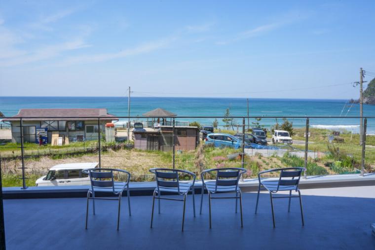 鳥取県岩美町に海と自然を活かした新観光スポットが登場！オーシャンビューのカフェ＆ギャラリーがある海の家