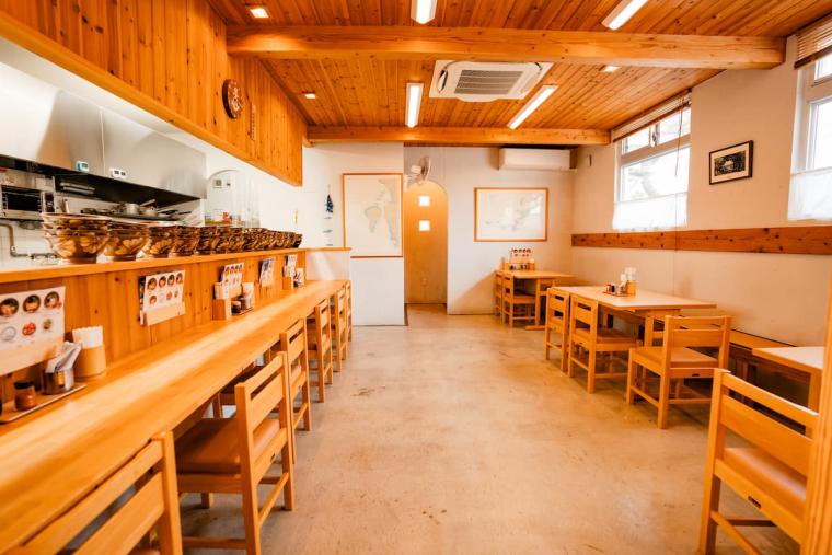 沖縄を味わい尽くす！2025 年沖縄グルメ店ランキング TOP30【地域別】地元ローカルも観光客も食欲を満たせる名店