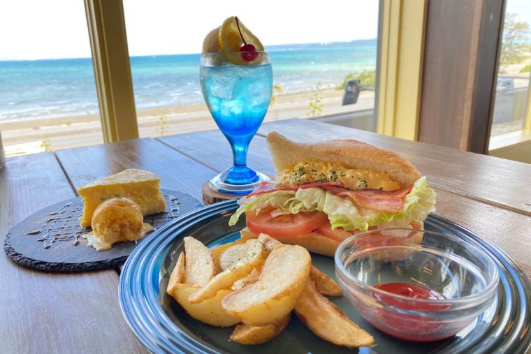 沖縄を味わい尽くす！2025 年沖縄グルメ店ランキング TOP30【地域別】地元ローカルも観光客も食欲を満たせる名店