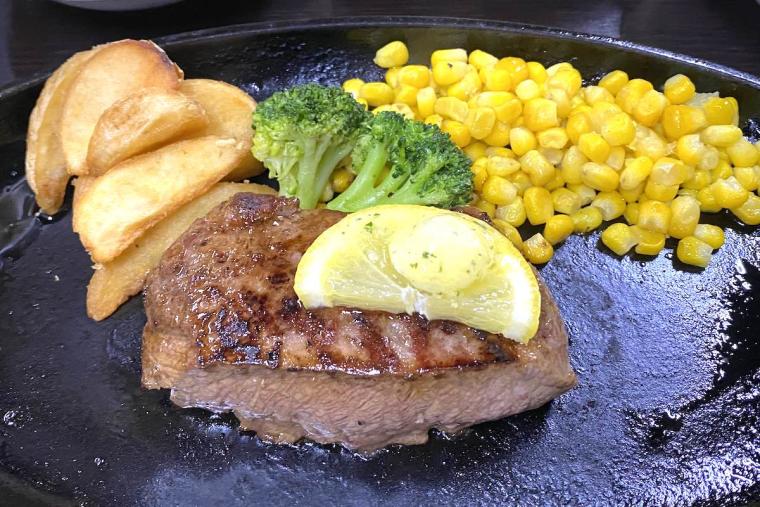 沖縄を味わい尽くす！2025 年沖縄グルメ店ランキング TOP30【地域別】地元ローカルも観光客も食欲を満たせる名店