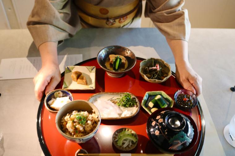 沖縄を味わい尽くす！2025 年沖縄グルメ店ランキング TOP30【地域別】地元ローカルも観光客も食欲を満たせる名店