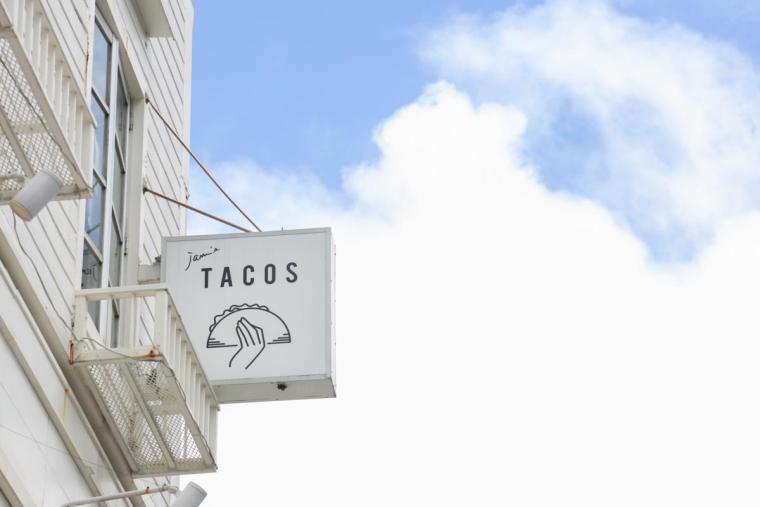 沖縄を味わい尽くす！2025 年沖縄グルメ店ランキング TOP30【地域別】地元ローカルも観光客も食欲を満たせる名店