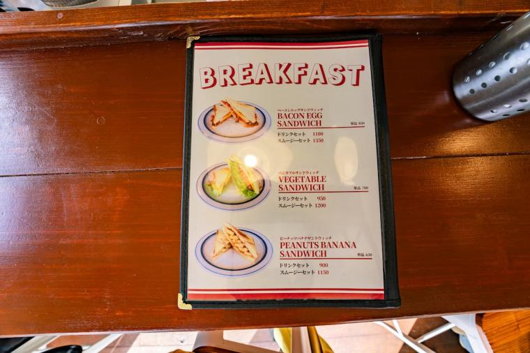 朝7時OPENのモーニング！美ら海水族館や古宇利島へ行く道中におすすめ！「CAMEL SANDWICH & SMOOTHIE」（本部町）