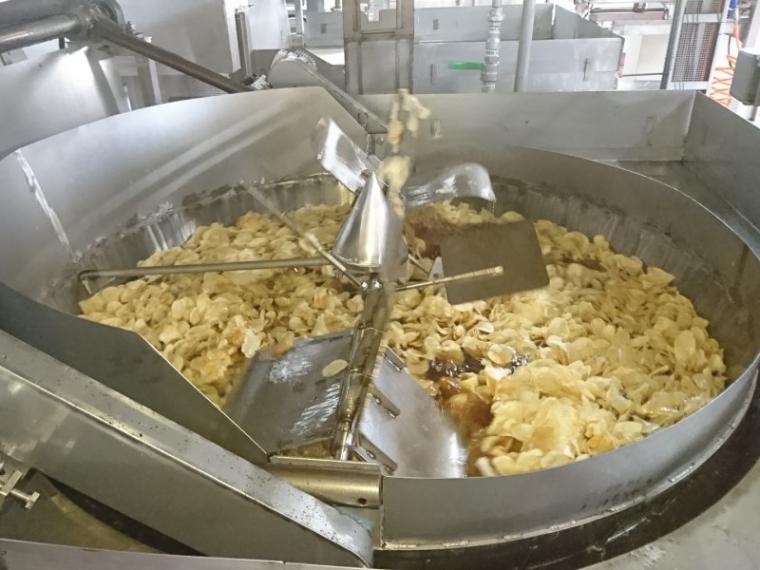 【静岡県吉田町・松浦食品】工場直売店で大量買い続出! ポテチがお得で種類いっぱい「芋まつば」B 級品が人気