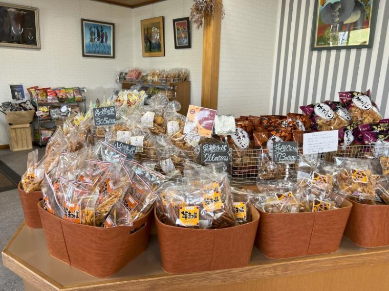 【静岡県吉田町・松浦食品】工場直売店で大量買い続出! ポテチがお得で種類いっぱい「芋まつば」B 級品が人気