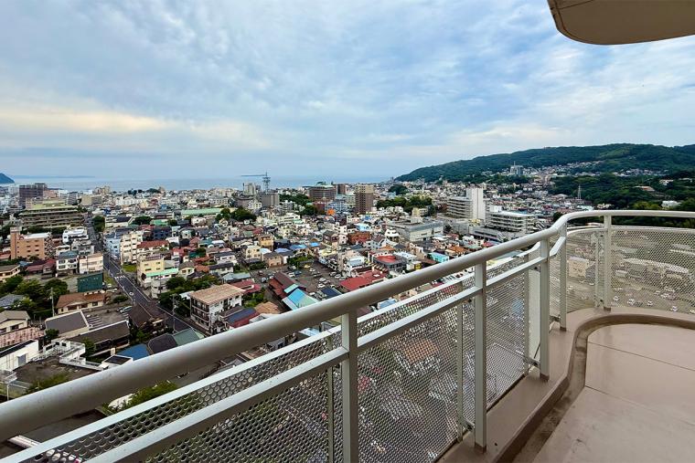 伊東温泉で新体験！超豪華ブッフェが話題の「伊東ホテルジュラク」でぜいたくステイ