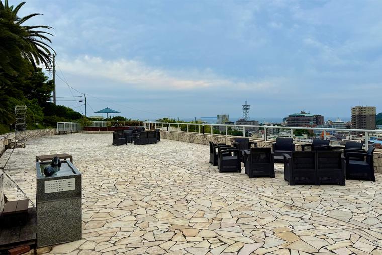 伊東温泉で新体験！超豪華ブッフェが話題の「伊東ホテルジュラク」でぜいたくステイ