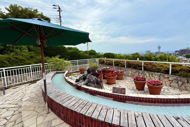 伊東温泉で新体験！超豪華ブッフェが話題の「伊東ホテルジュラク」でぜいたくステイ