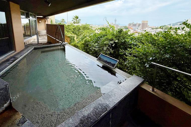 伊東温泉で新体験！超豪華ブッフェが話題の「伊東ホテルジュラク」でぜいたくステイ