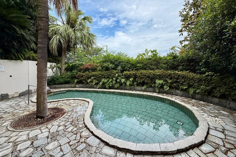 伊東温泉で新体験！超豪華ブッフェが話題の「伊東ホテルジュラク」でぜいたくステイ