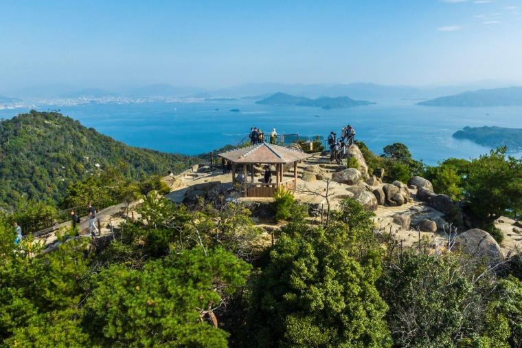 SNS 映えが狙える！押さえておきたい宮島観光スポット＆食べ歩きグルメモデルコース