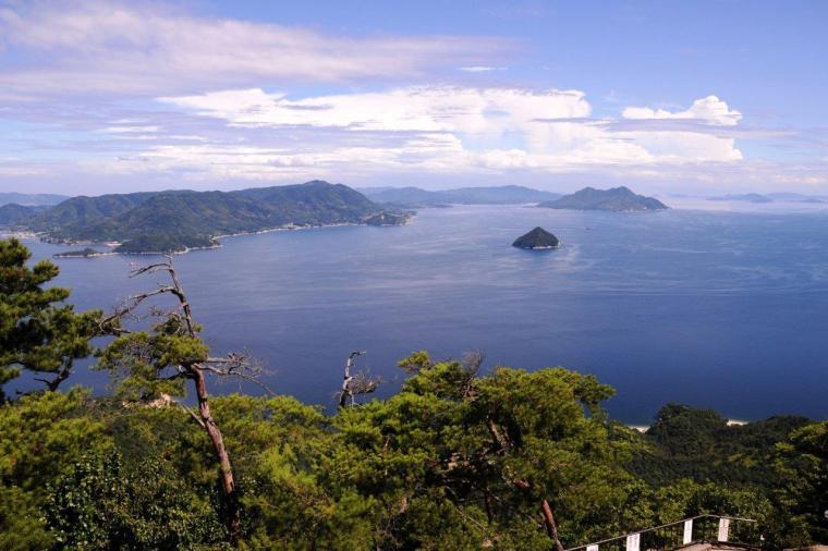 SNS 映えが狙える！押さえておきたい宮島観光スポット＆食べ歩きグルメモデルコース