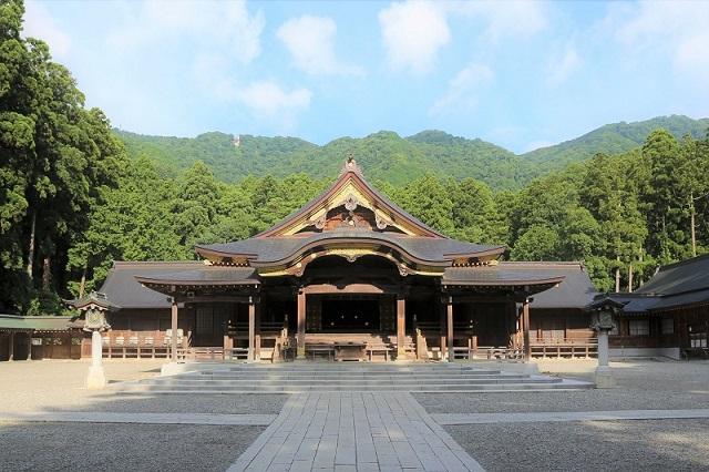 新潟市西蒲区・彌彦神社