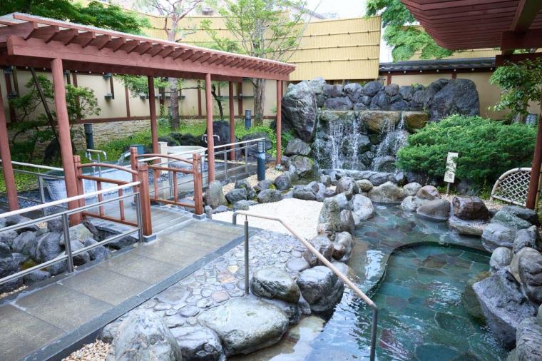 アワードの常連宿「大池ホテル」で富士山の絶景と温泉、そして山梨の魅力を発掘する滞在を 