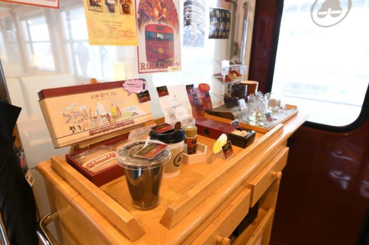 しなの鉄道観光列車「ろくもん」