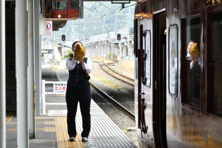 しなの鉄道観光列車「ろくもん」