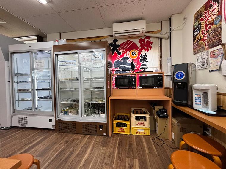 朝5時30 分から行列も…漁師も通う新湊漁港そばの海鮮グルメ【きときと食堂】