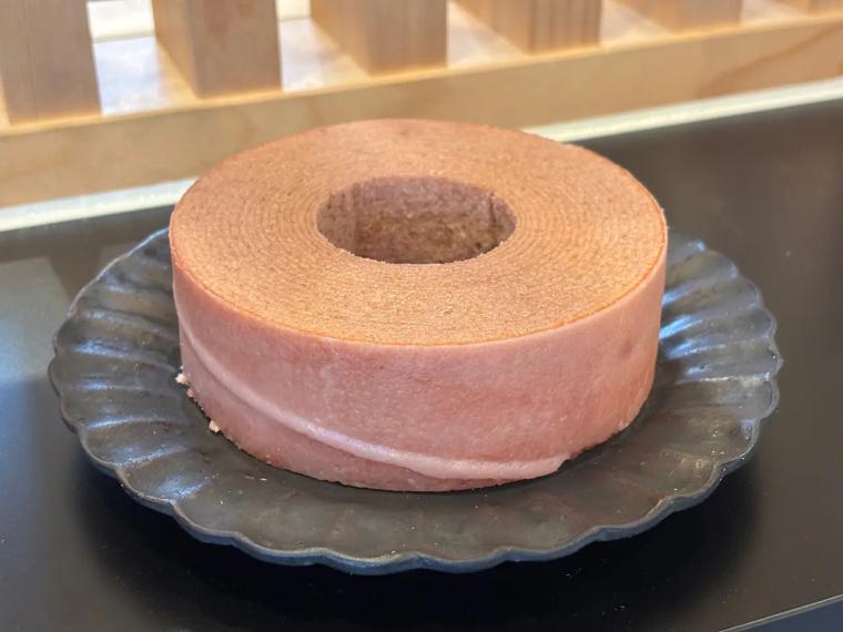 新高岡駅そばバウムクーヘン専門店【わの色がさね】富山県産米粉 100％、甘麹、海洋深層水塩を使用