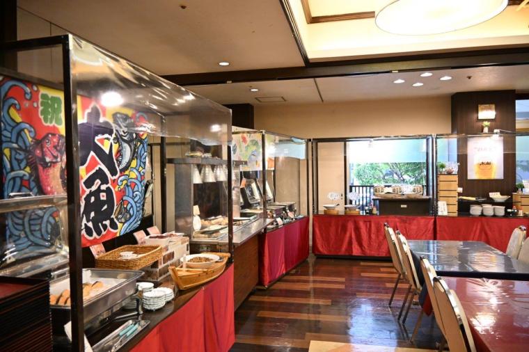 高知の美味集合！約 40 種類の朝食ビュッフェ 土佐御苑内レストラン 「ジャルダン」