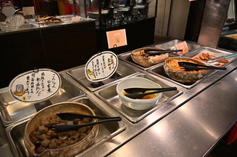 高知の美味集合！約 40 種類の朝食ビュッフェ 土佐御苑内レストラン 「ジャルダン」