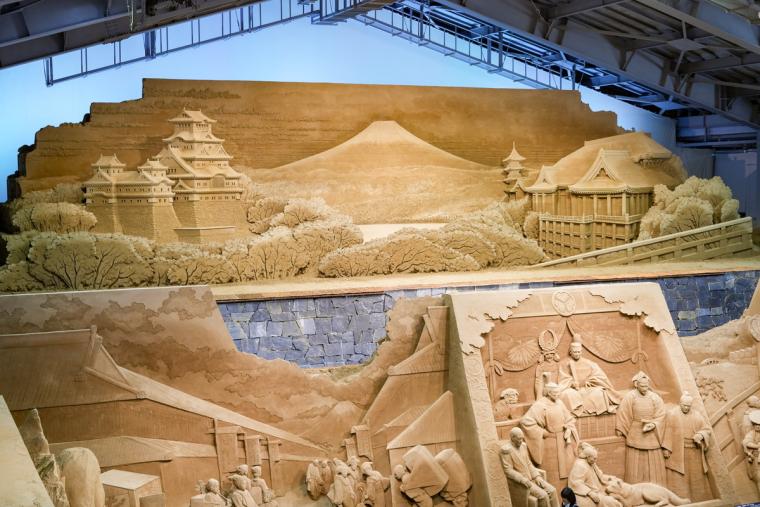 砂で造られた世界遺産。鳥取県にある、世界で唯一の「砂の美術館」で、日本がテーマの展示がスタート！