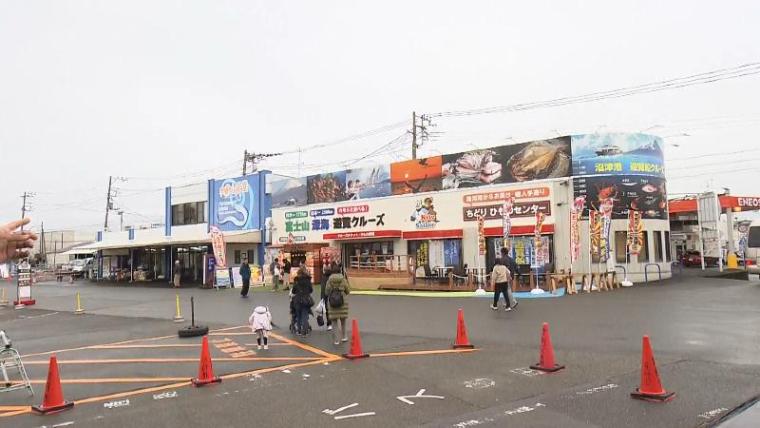 【沼津港遊覧クルーズ】カモメと戯れる30分の船旅 富士山絶景と「さば焼きおにぎり」