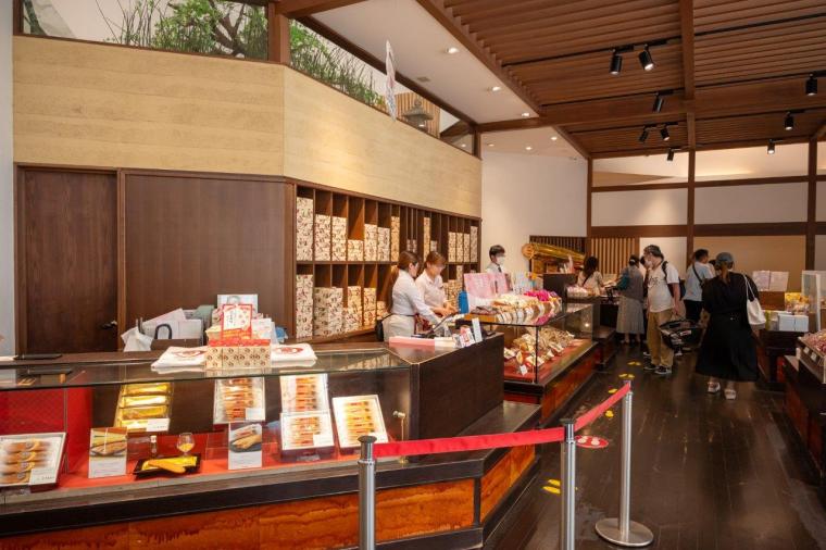 「うなぎパイファクトリー」直営売店