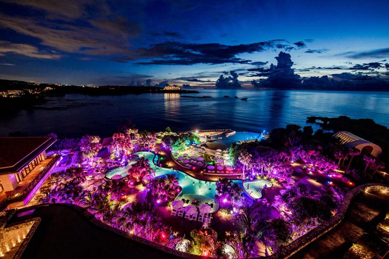 ハイアットリージェンシー瀬良垣アイランド沖縄 ナイトプール