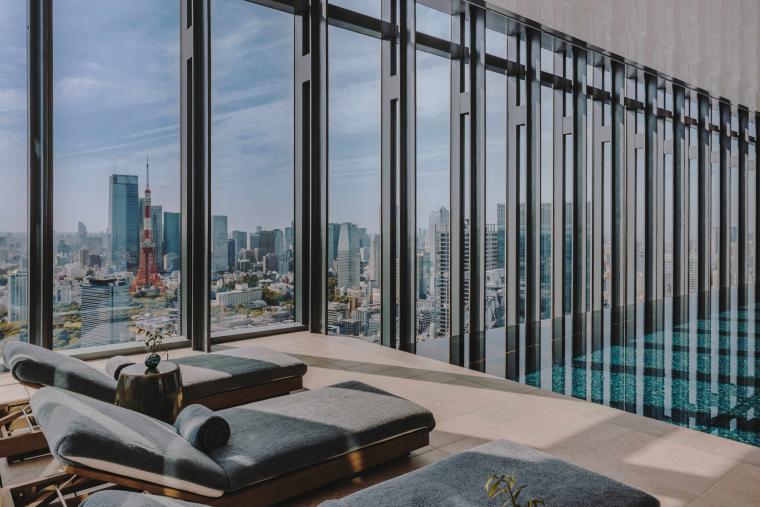 「フェアモント東京」プール