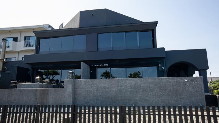 「ONCRI-KARATSU」レストラン棟外観