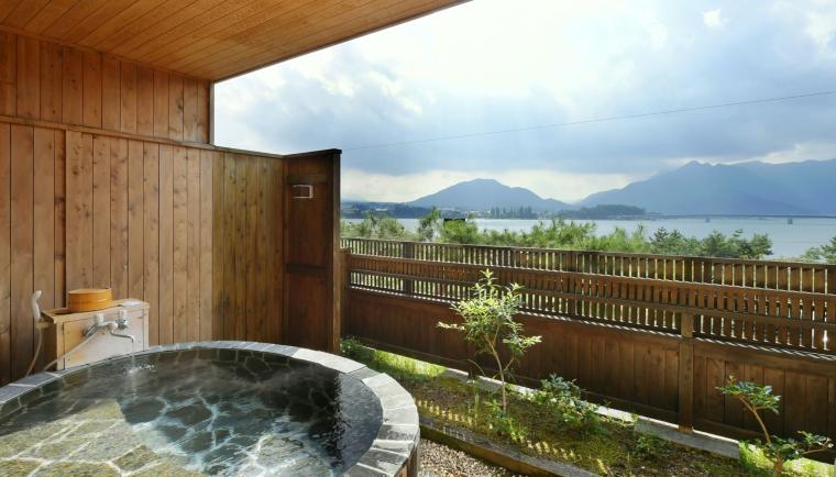 「ホテル湖龍」おそ松さんレイクルーム