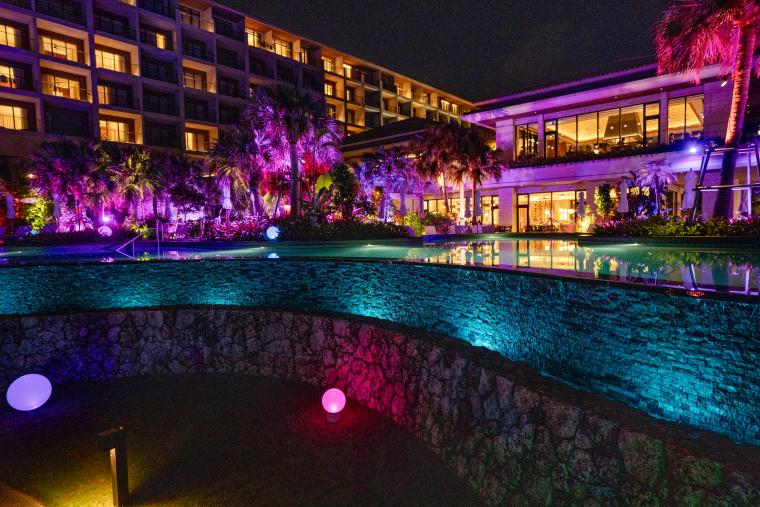 「ハイアットリージェンシー瀬良垣アイランド沖縄」ナイトプール